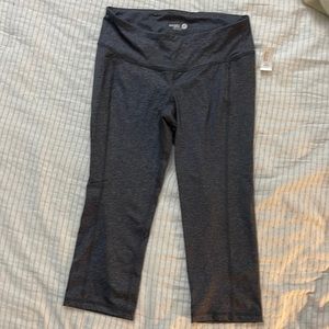 Old Navy NWT Capri Leggings